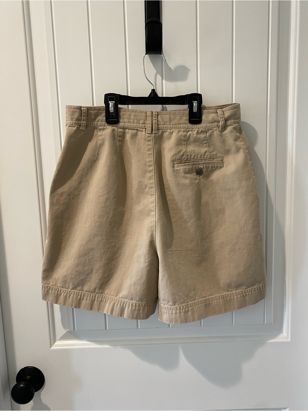 Liz Claiborne Women’s Flat-Front Chino Shorts in Khaki - Picture 2 of 5